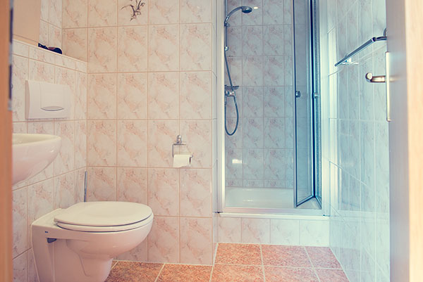 WC Ferienwohnung Saalfeld